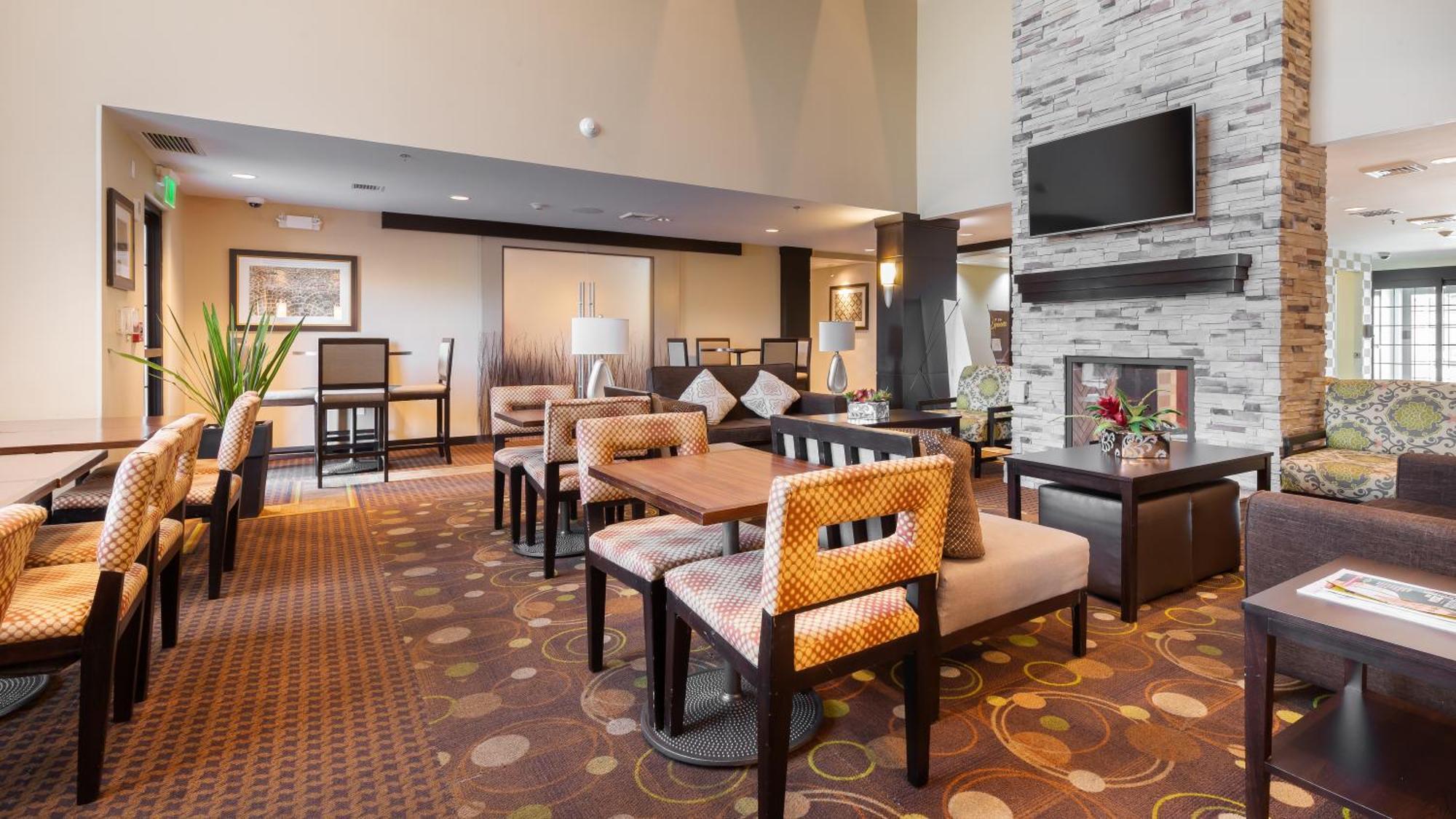 Staybridge Suites Chihuahua By Ihg Exterior photo