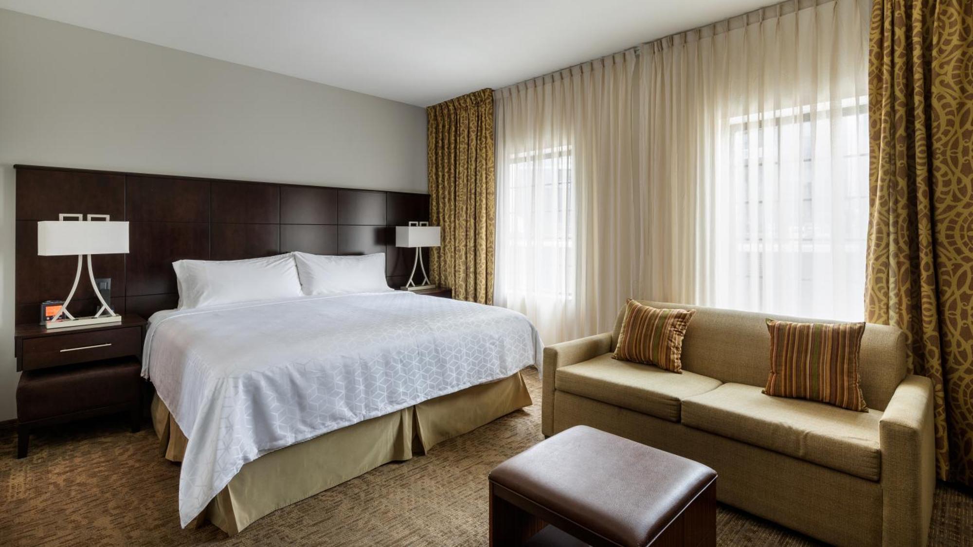 Staybridge Suites Chihuahua By Ihg Exterior photo