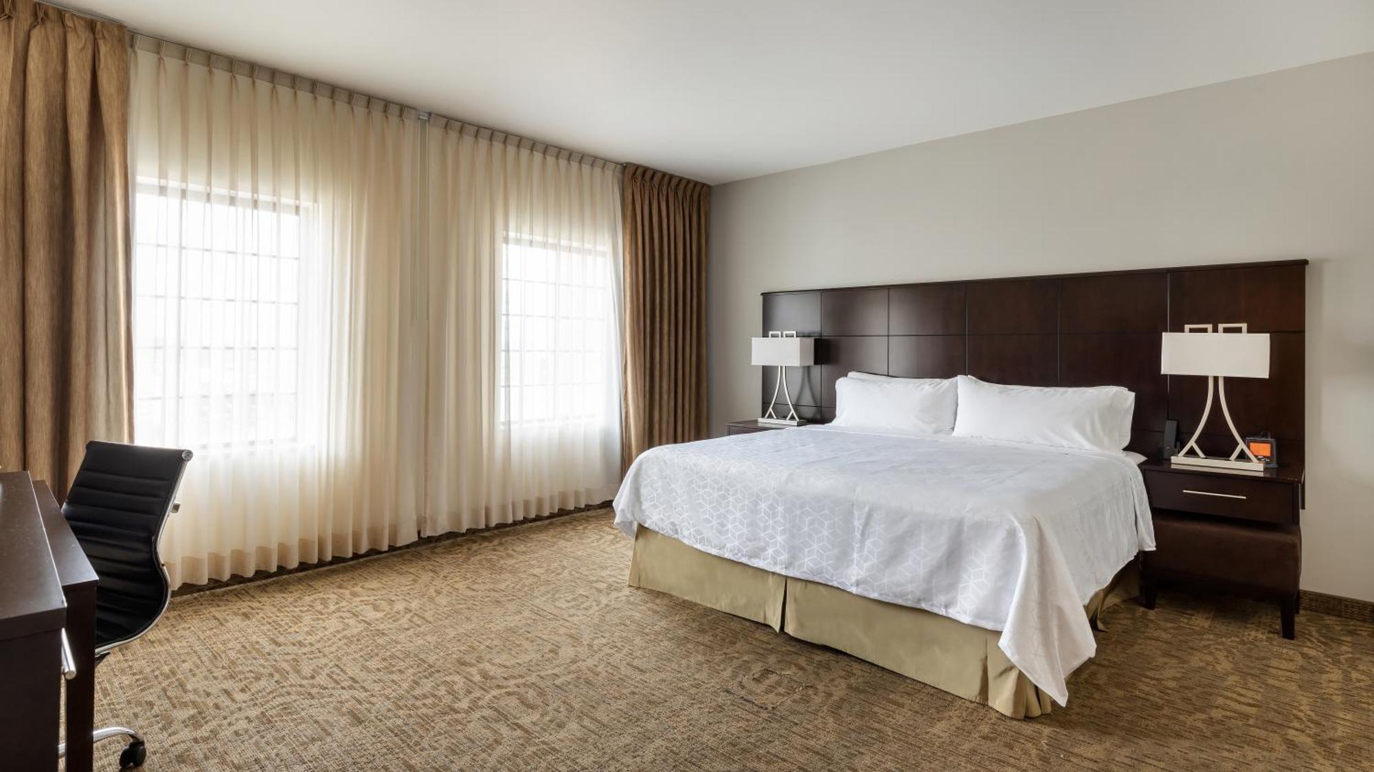 Staybridge Suites Chihuahua By Ihg Exterior photo